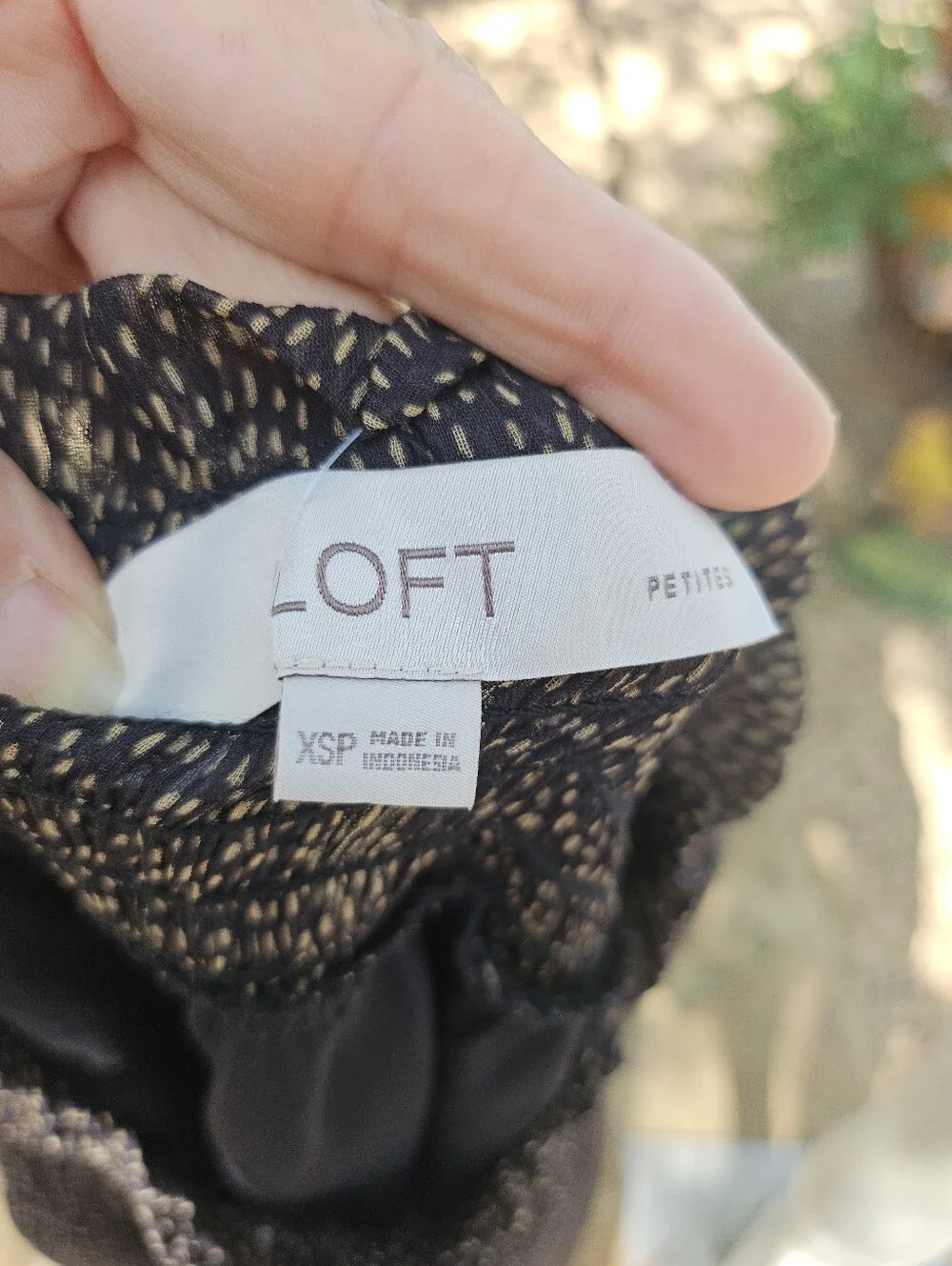 New W Tag Loft Women's Blouse Black & Brown Shirred Ruffle Neck Long Sleeve XSP